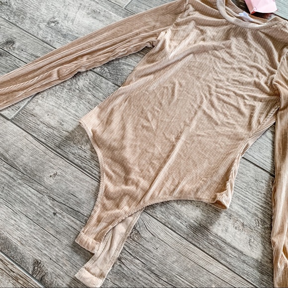 NWT Tan Long Sleeve Bodysuit - Picture 4 of 6